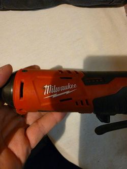 Milwaukee 3/8 Ratchet.