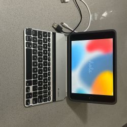 Ipad Mini 128 Gb With Bluetooth Keyboard