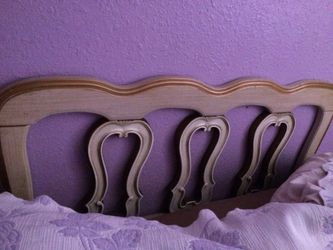 Girls Off-white, real wood headboard