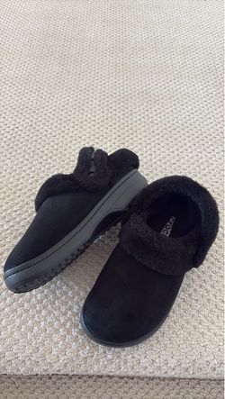 Unfurgettable crocs