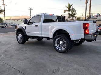 CUSTOM WHEELS 22”or 24” DUALLYS with A FRONTLEVELING KIT