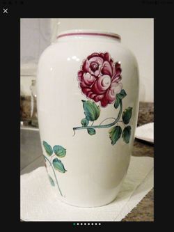 Strasbourg Pink Flowers Signed Brand T i f f a n y & Co Portugal Dainty Flower Vase