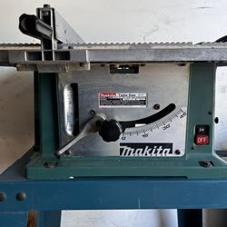Makita 1998 Table Saw model: 2708  working good!