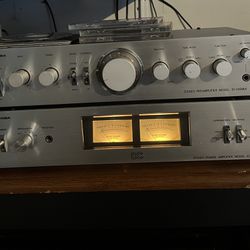 Vintage Stereo System 