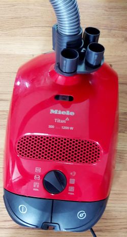 Miele S 2180 Titan Canister Vacuum Cleaner