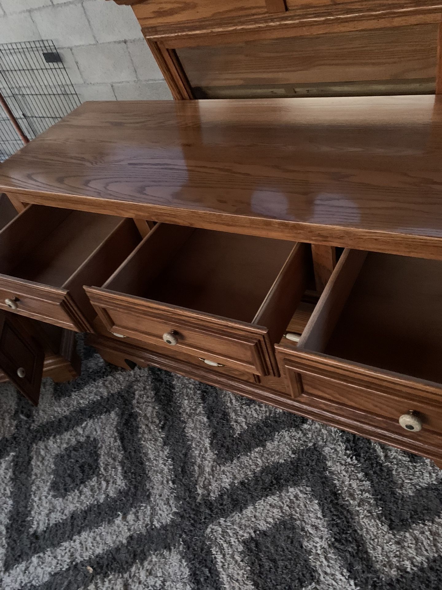 Keller Bedroom Set Dresser with Mirror and 2 Nightstands, Like New for