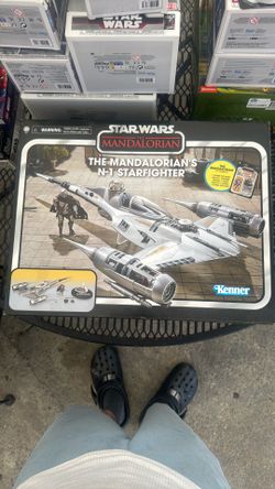 Star Wars The Vintage Collection Mandalorian N-1 Starfighter Vehicle & Exclusive Figure