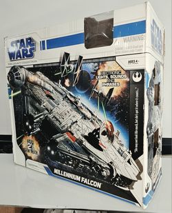 99% COMPLETE 2008 Legacy Collection Millennium Falcon w/ Original Box, 6 Figures & Accessories