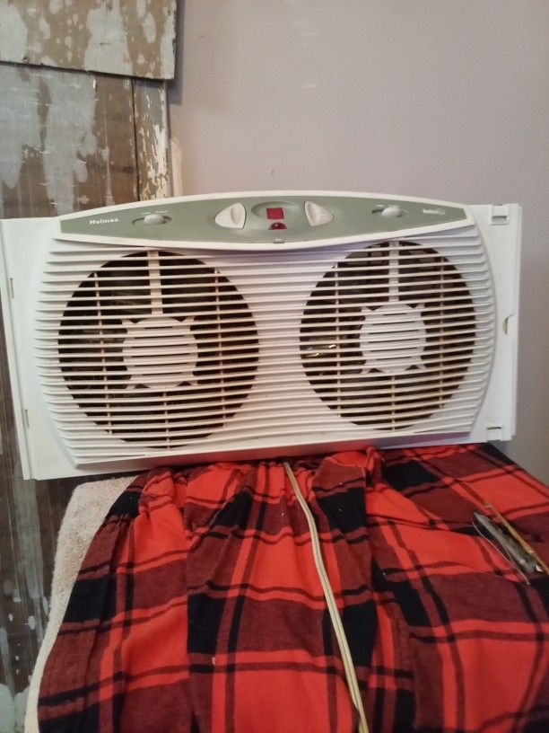 Dual Holmes Fan