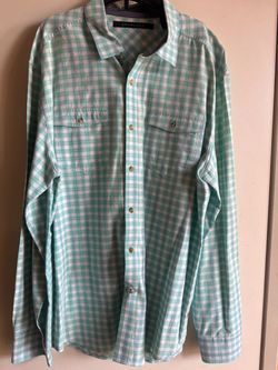 Sean John Long-sleeve casual button-down with chest pockets. Size 2XL