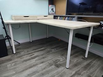 Desk/Escritorio