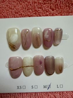 Press on nails