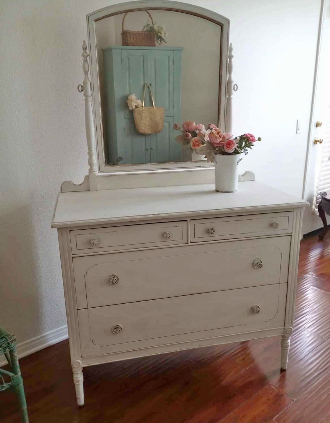 Shabby Chic Dresser With Mirror