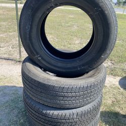 Tire Set "245/75R17"