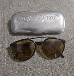 These are Eagle Eyes sunglasses, a brand known for its polarized lenses and durable, lightweight frames.Lens Technology: