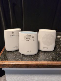 NETGEAR Orbi Mesh WiFi System (1 RBR20 Router + 2 RBS20 Satellites) – Tri-Band AC2200