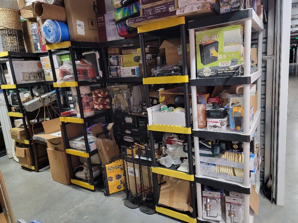 Lot Of Different Size and Pattern Indoor and Outdoor Runners And Rugs