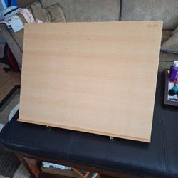 25.5x20 Table Jullian Partis Easel