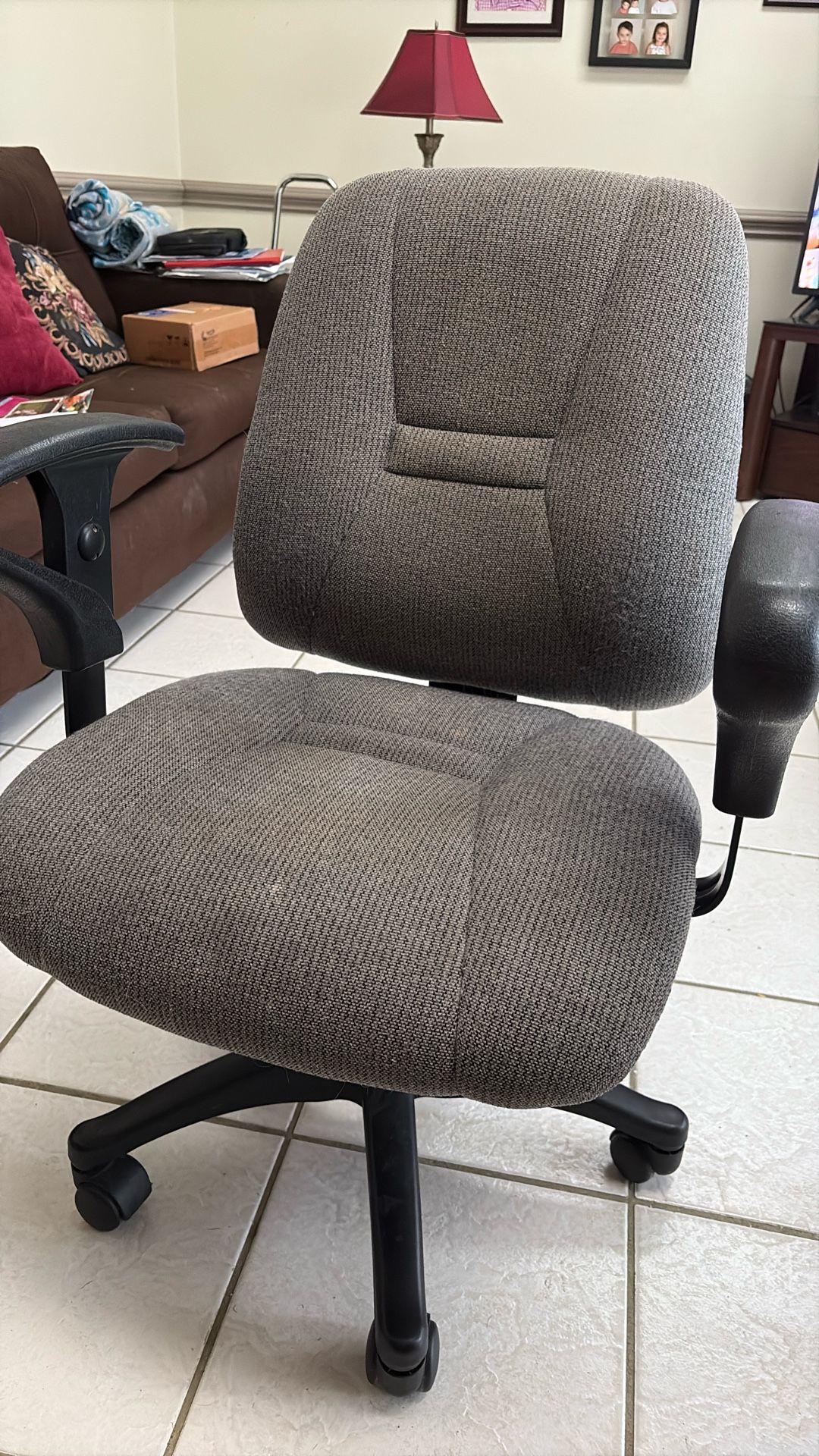 Comfortable, Gray Office Chair By SUSPA
