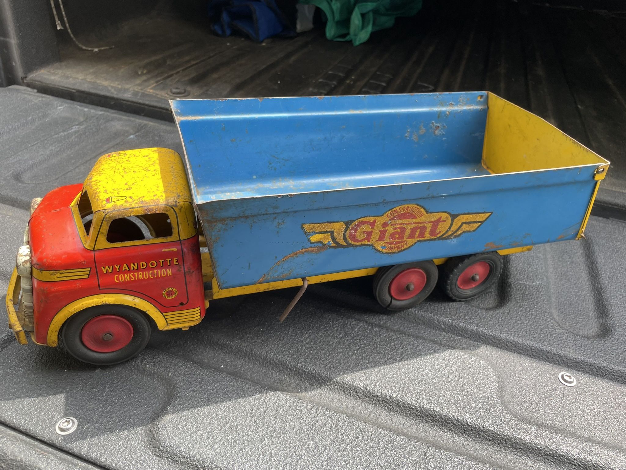 Vintage Wyandotte construction truck Giant construction company Stickers on both sides See pictures