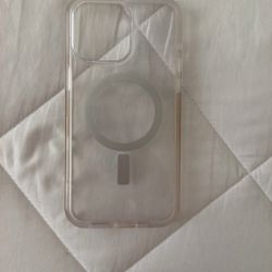 Clear Spigen Case With MagSafe - iPhone 15 Pro Max