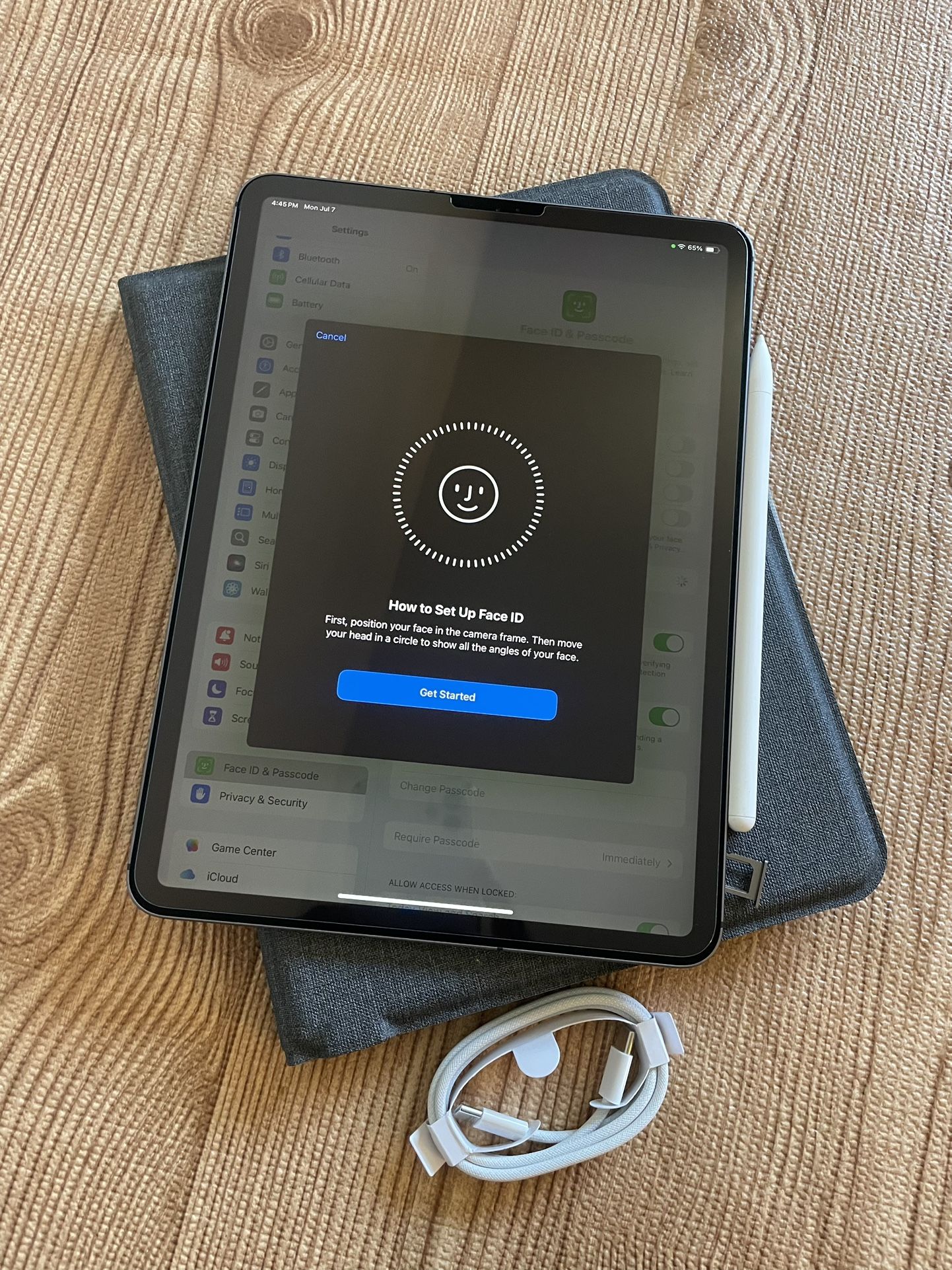 iPad Pro 11” 512GB (Face ID) WiFi + cellular with Zagg Keyboard And Pencil