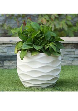 LuxenHome 17" D Round Planter S7 WHPL634