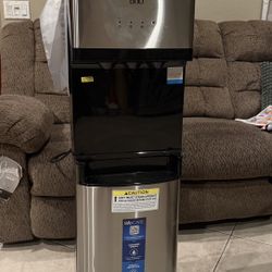 Brio 500 Series Self-Cleaning Bottom Load Water Cooler