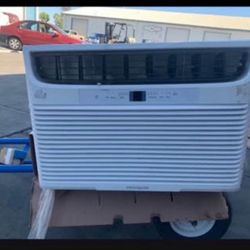 ❄️Frigidaire 28,000 BTU 1900sq feet Window-Mounted Room Air Conditioner 