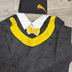 Graduation gown kindergartner size 6-7