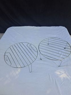 New Cake/Pie Cooling Racks. Set of 2