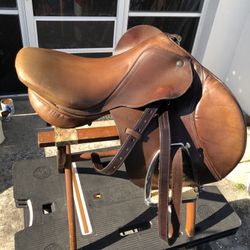 Bevel English Riding Saddle 15”