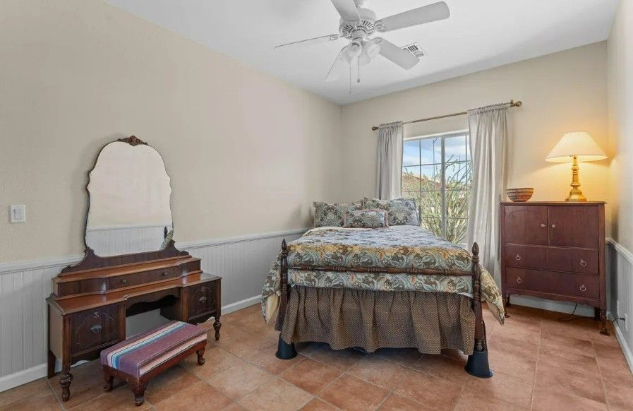 Beautiful Hibriten Bedroom Furniture Set