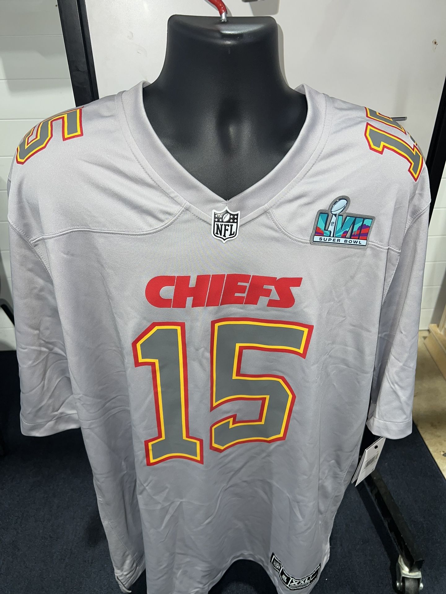 Nike Kansas City Chiefs Mahomes # 15 Jersey Size XXL Brand New With SB LVII Patch