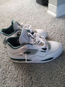 Jordan 4s