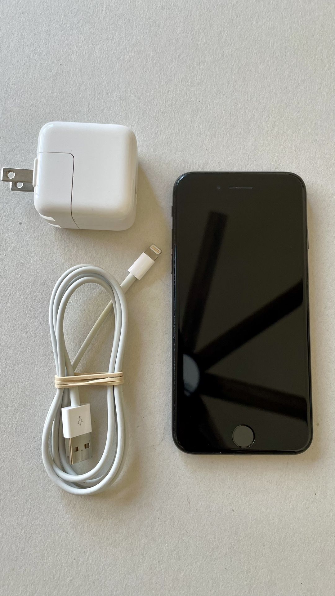Apple iPhone 7 + Apple Battery Case