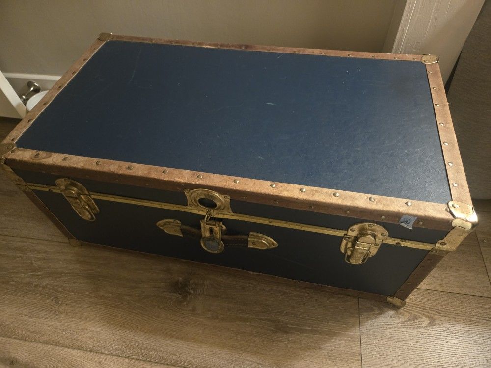 Green Foot Locker Storage Trunk