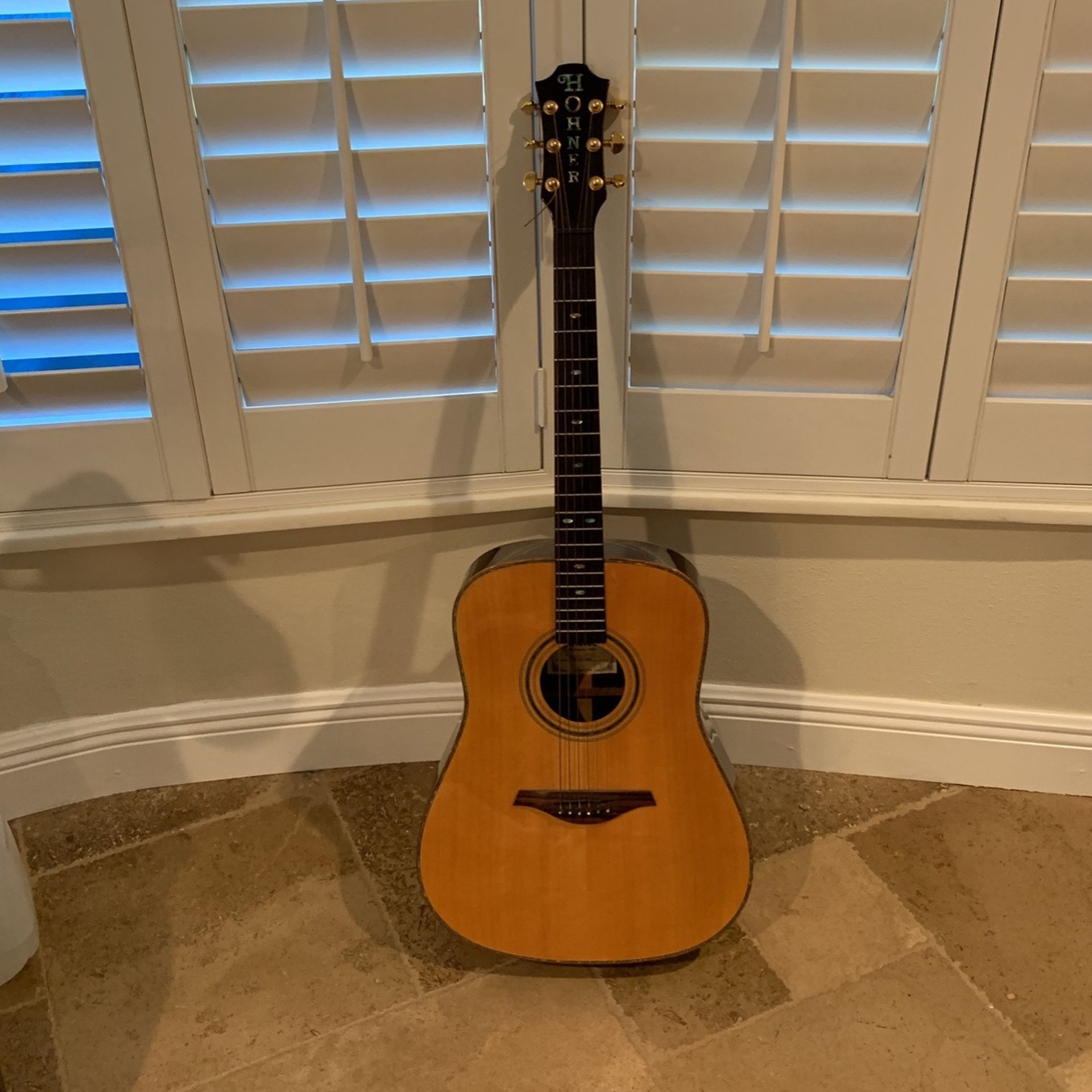 HOHNER 800 Series Acoustic 6 String