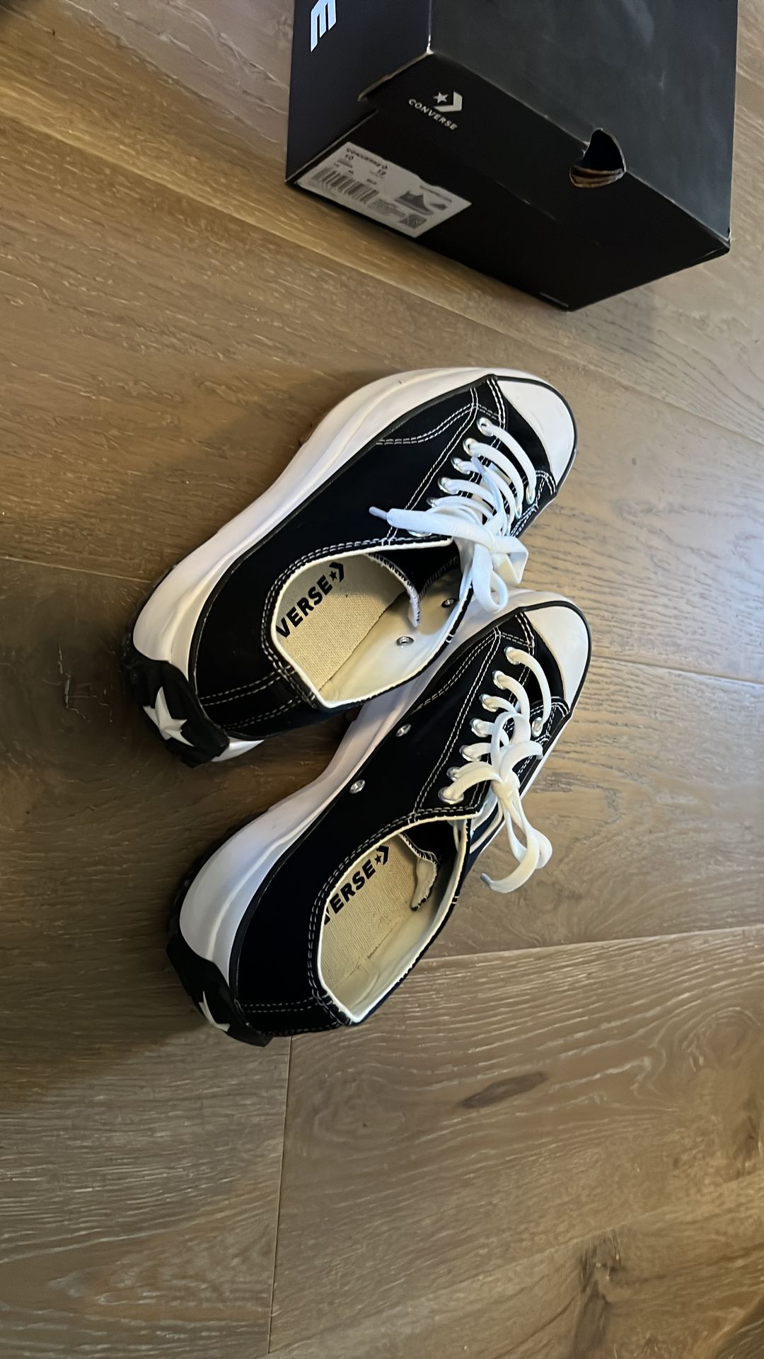 Converse mens like new 10.5