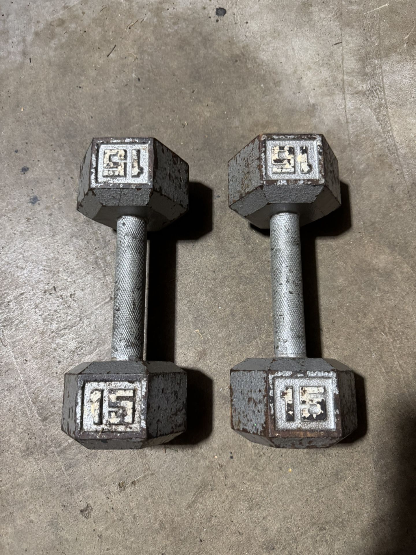 (2) 15lbs Weights