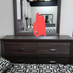 6 Drawer Wooden Dresser With Mirror 