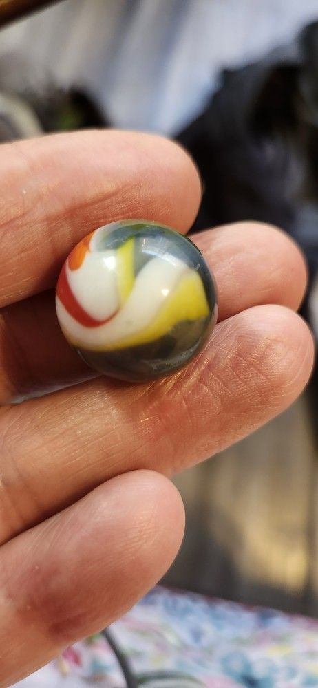 An Extremely Rare 3/4 INCH FIVE COLOR MINT VITRO MARBLE