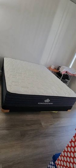 Kingsdown Queen Mattress, Boxspring, & Frame!