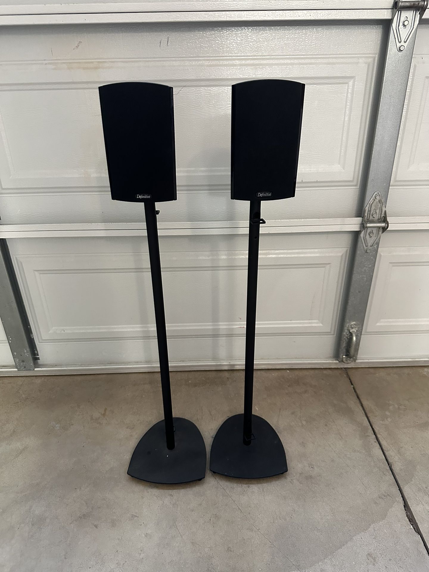 Definitive Tech Pro monitor 800 Satellite Speakers With Stand 