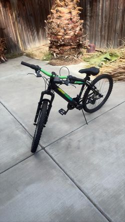 Mountain bike like new works great