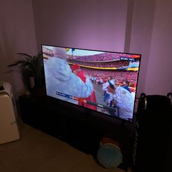 📺 TCL 50” 4K UHD Roku Smart TV – Excellent Condition!