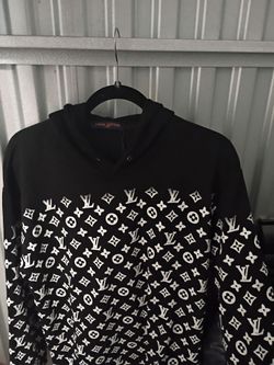Black and white hoodie.