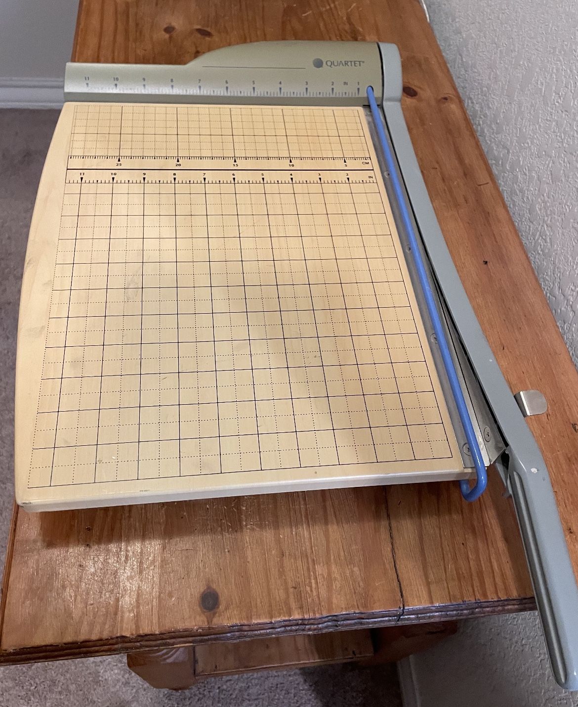 Quartet Model 9115 Wooden Paper Cutter Like New!