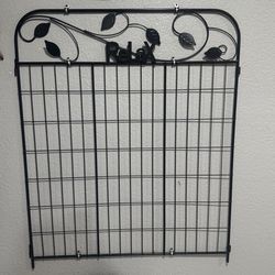 Wall plant holder