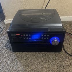 Jensen  JTA- 475 Stereo Aux Turntable With Cd Cassette